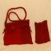 rote Tasche mit Stulpen